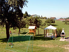 Spielplatz mit Fussballtor