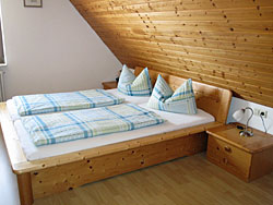 Schlafzimmer. Zum Vergr&ouml;&szlig;ern bitte ins Bild klicken